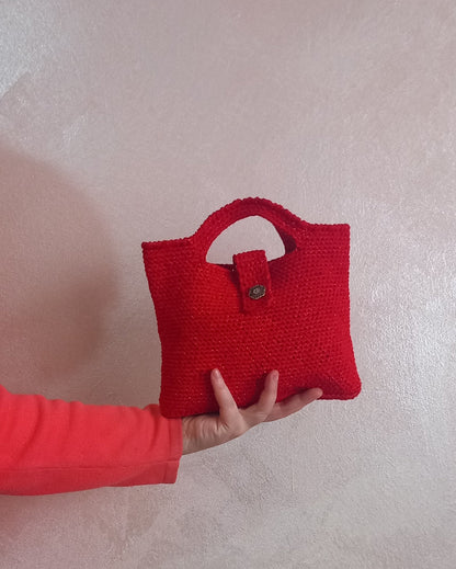 Borsa all'uncinetto rossa modello mini bag stella.