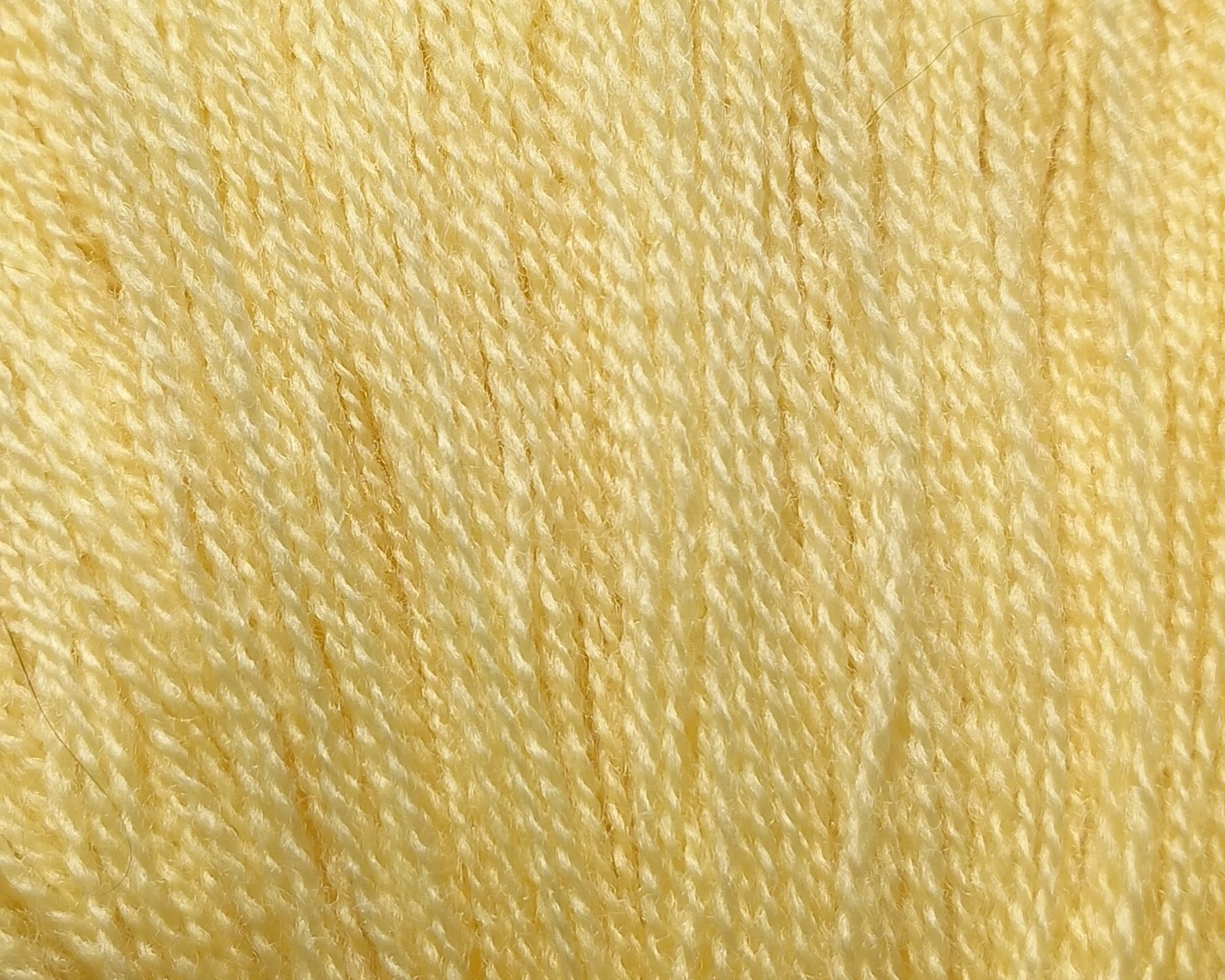 Lana merinos colore giallo