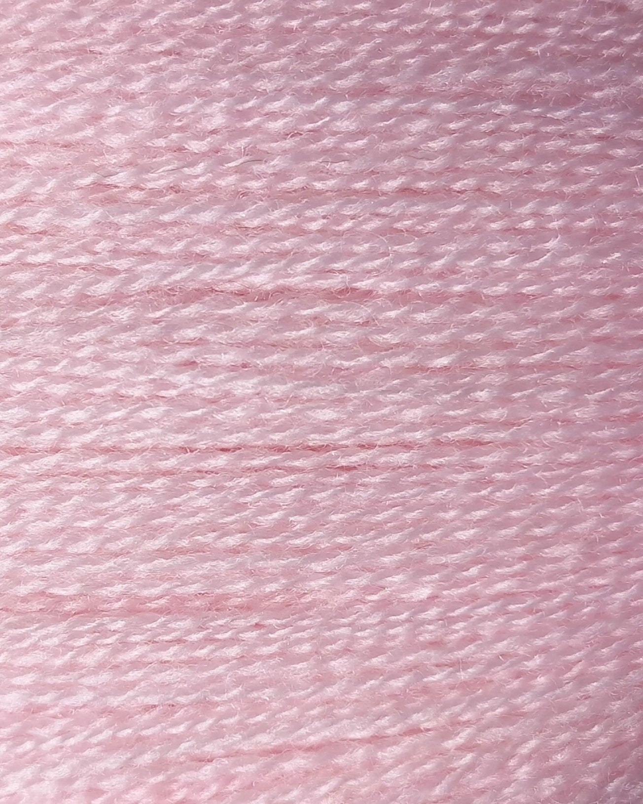 Filato di  lana rosa